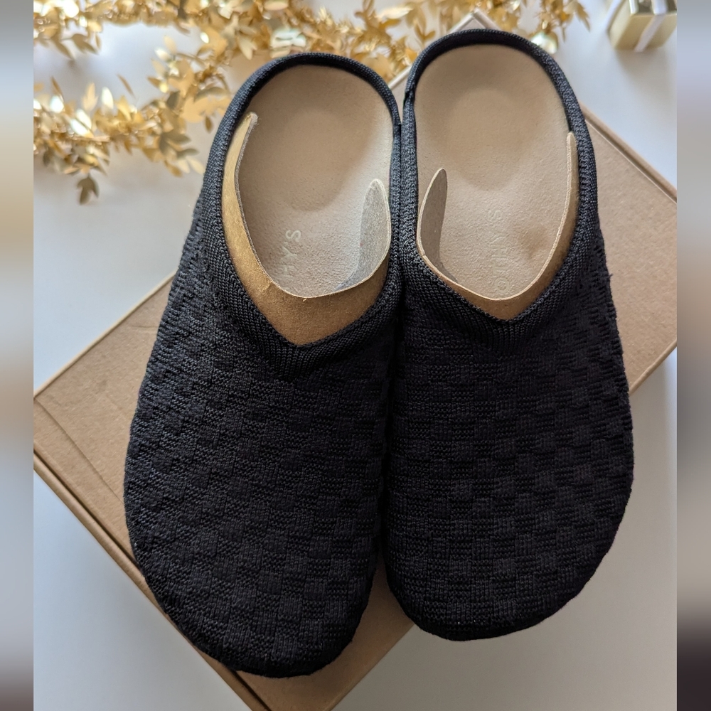 NEW Rothy’s The Casual Clog black sand hemp size 7